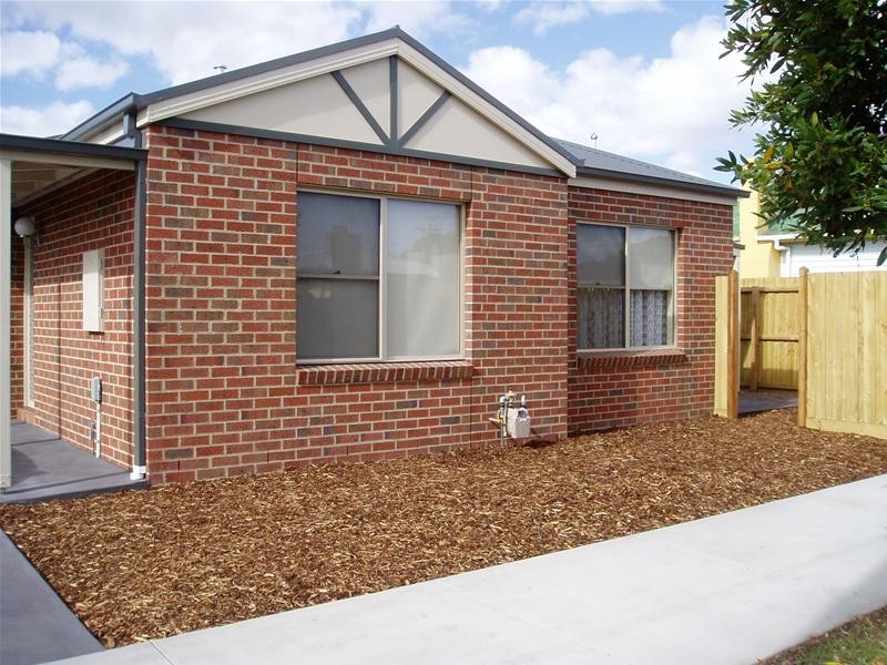 2 Francis Avenue, Newcomb VIC 3219