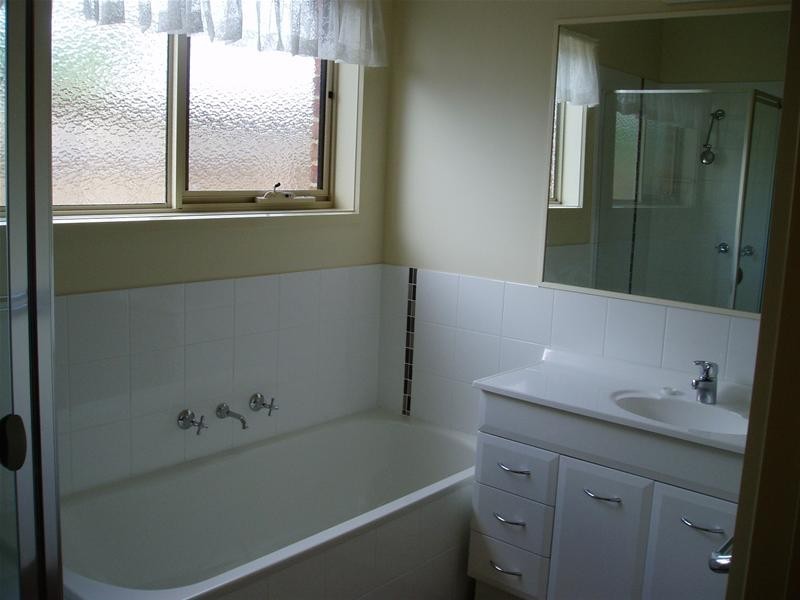 2 Francis Avenue, Newcomb VIC 3219