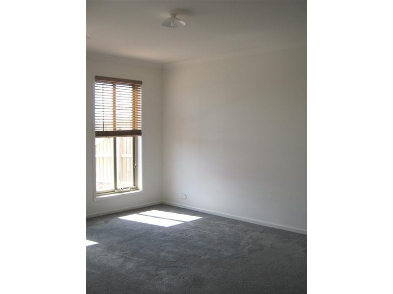 25 Yeoman Crescent, Leopold VIC 3224