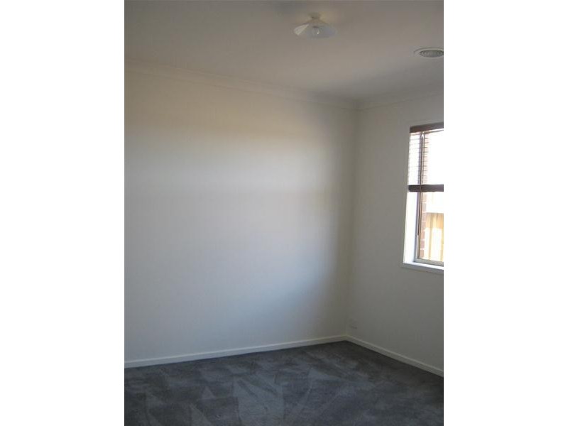 25 Yeoman Crescent, Leopold VIC 3224