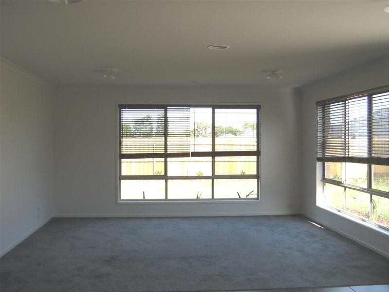 25 Yeoman Crescent, Leopold VIC 3224