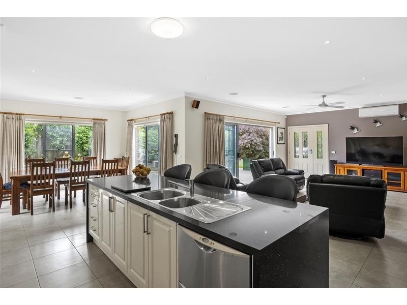 5 Karumba Court, Leopold VIC 3224