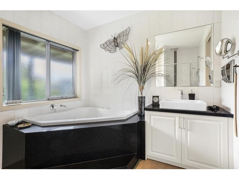 5 Karumba Court, Leopold VIC 3224