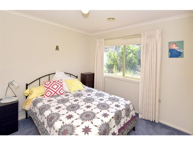 8 Emma Court, Leopold VIC 3224