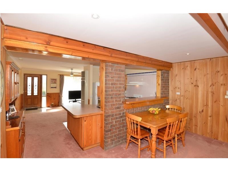 33 Aldershot Road, St Albans Park VIC 3219