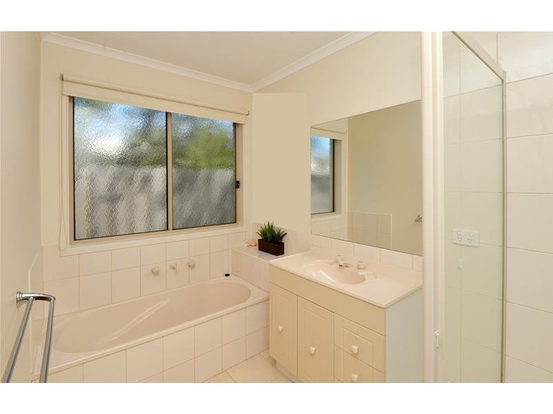 4 Fantail Court, Leopold VIC 3224
