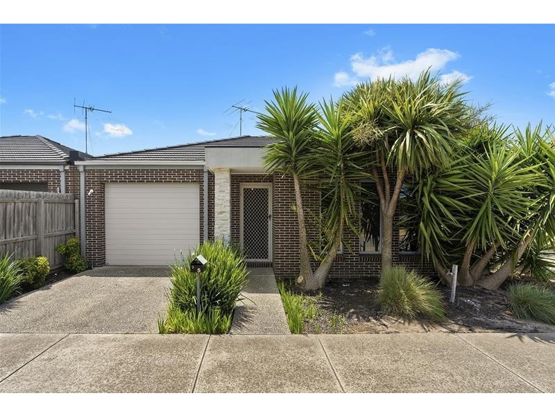 2/5 Jessie Way, Leopold VIC 3224