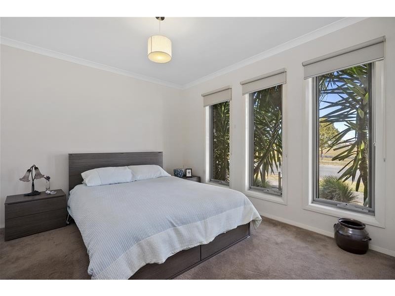 2/5 Jessie Way, Leopold VIC 3224