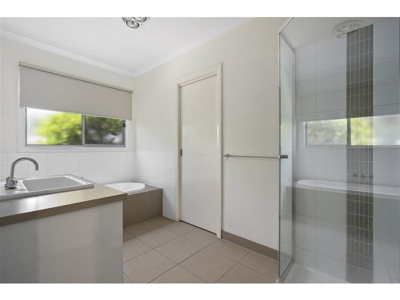 2/5 Jessie Way, Leopold VIC 3224