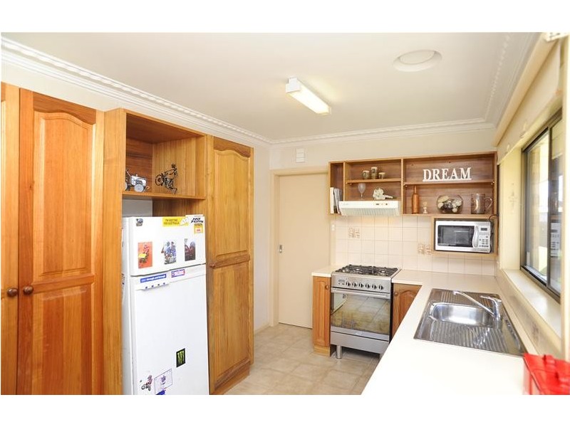 827 Bellarine Highway, Leopold VIC 3224