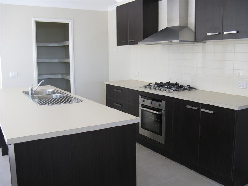 2/18 Ferguson Road, Leopold VIC 3224