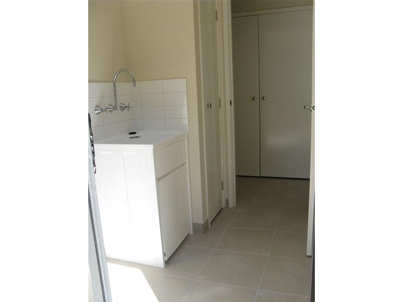 2/18 Ferguson Road, Leopold VIC 3224