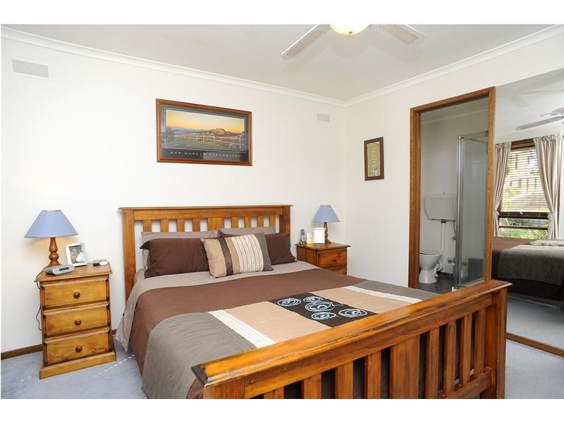 10 Kintyre Crescent, Leopold VIC 3224