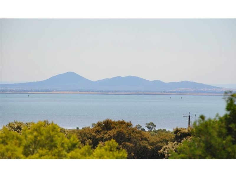 42 Viewbay Drive, Leopold VIC 3224