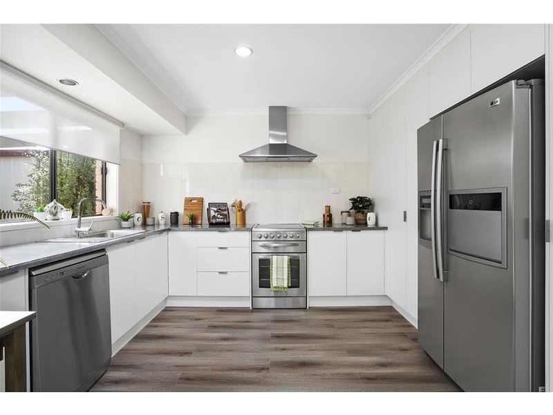 8 Sarah Court, Leopold VIC 3224