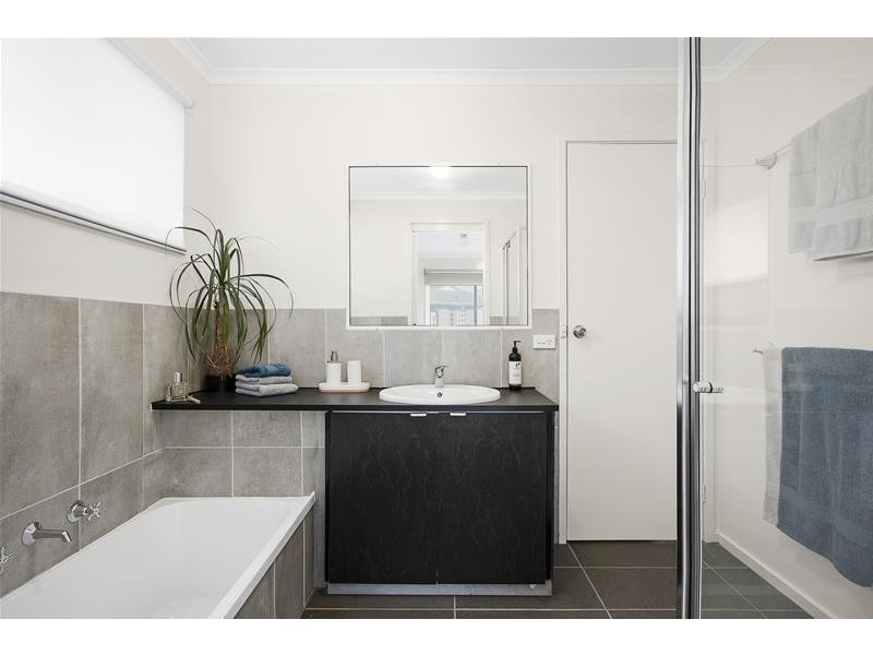 8 Sarah Court, Leopold VIC 3224