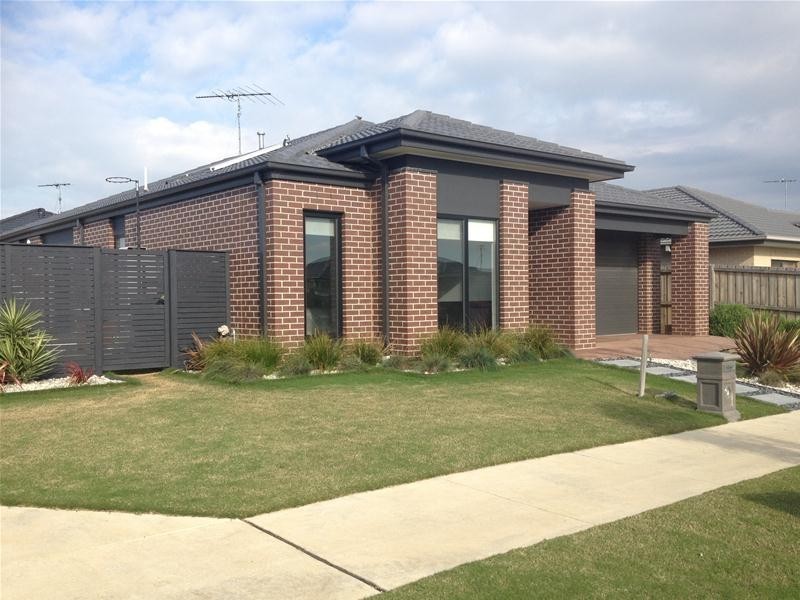 10A Hoddle Drive, Leopold VIC 3224