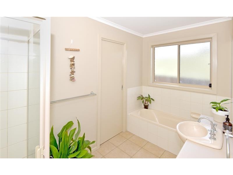 4 Myuna Street, Leopold VIC 3224