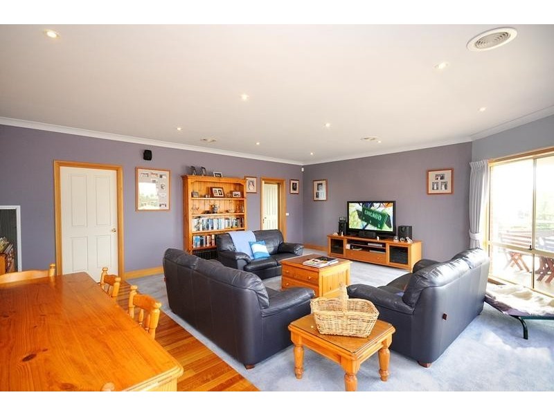 13 Balmoral Gardens, Leopold VIC 3224