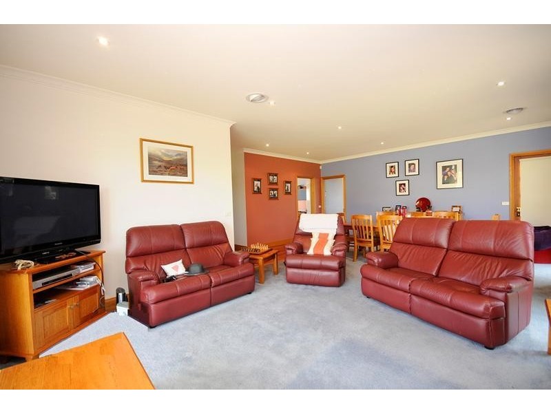 13 Balmoral Gardens, Leopold VIC 3224