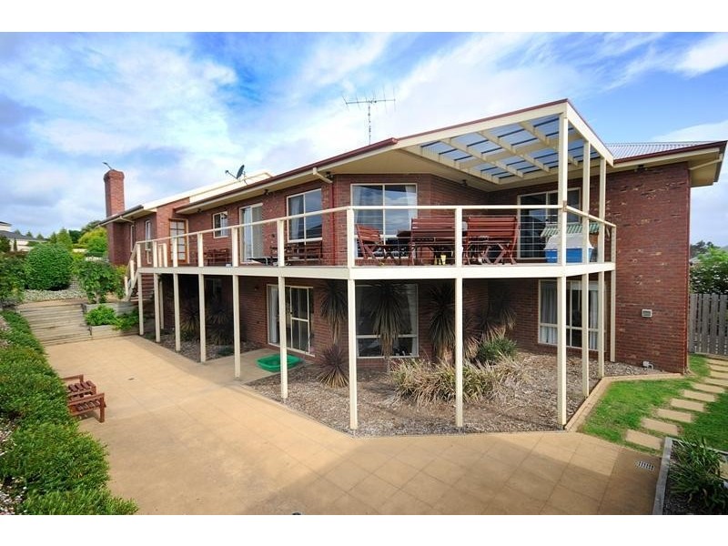 13 Balmoral Gardens, Leopold VIC 3224