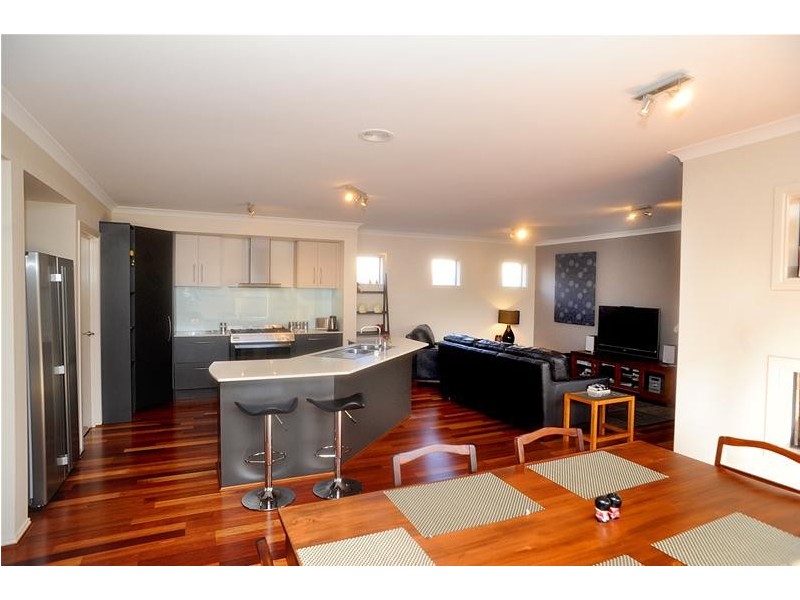 2/796 Bellarine Highway, Leopold VIC 3224