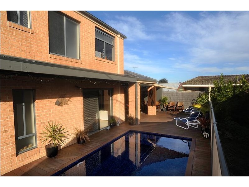 2/796 Bellarine Highway, Leopold VIC 3224