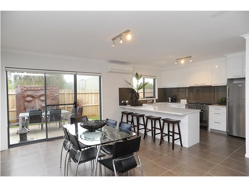 2/62 Burlington Crescent, Leopold VIC 3224