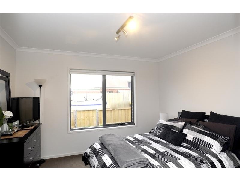 2/62 Burlington Crescent, Leopold VIC 3224
