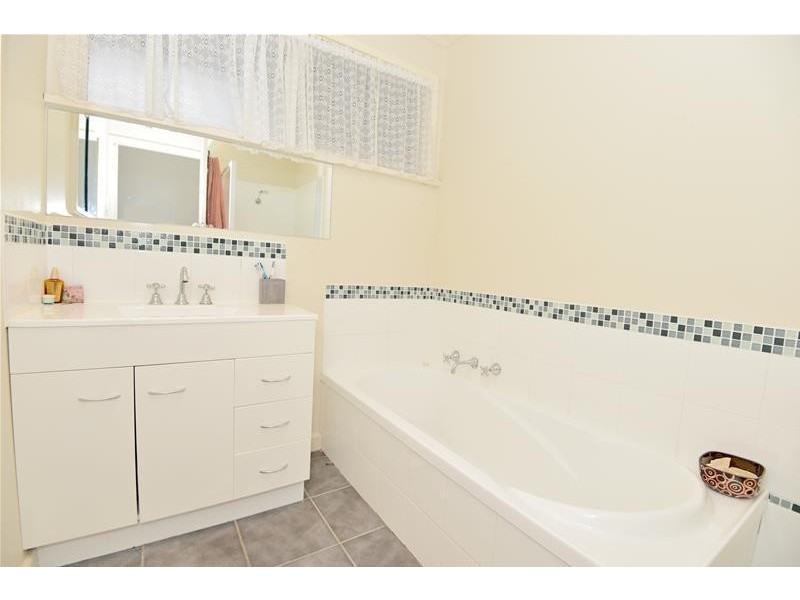 3 Dederang Avenue, Clifton Springs VIC 3222