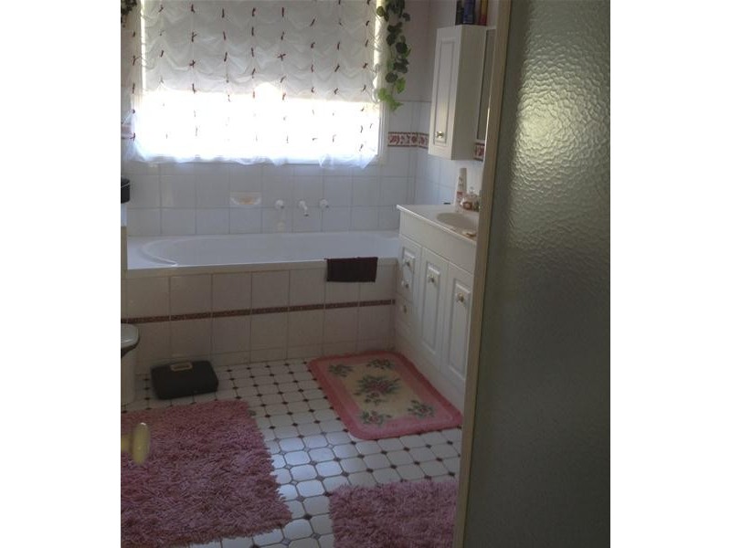 17 Vicarage Road, Leopold VIC 3224