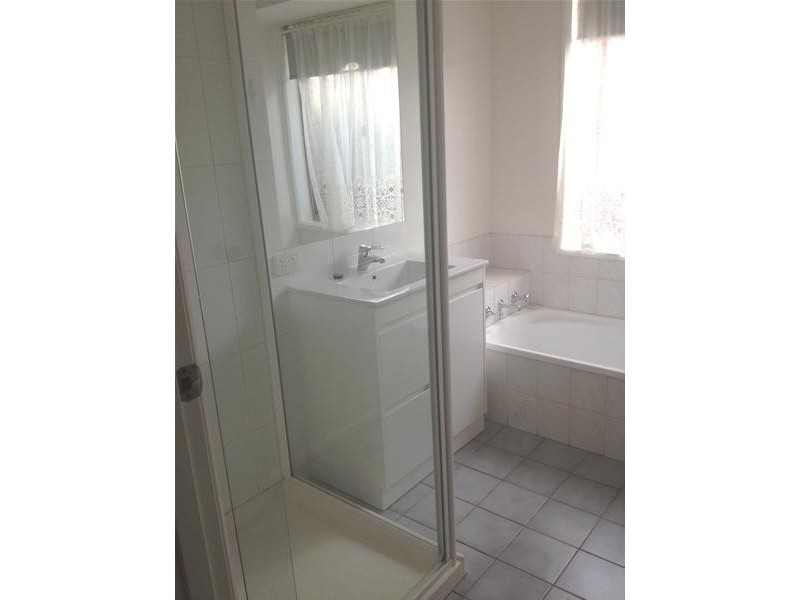 28 Burlington Crescent, Leopold VIC 3224