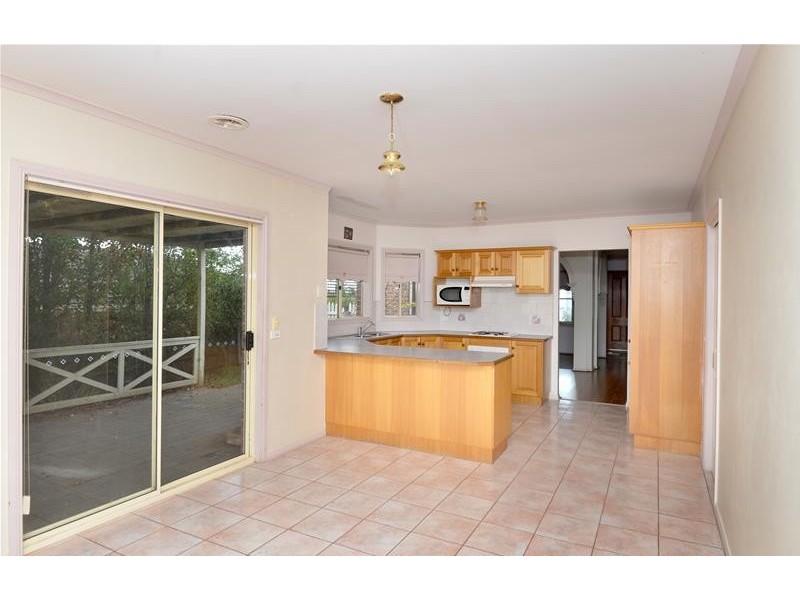 8 Kambalda Court, Leopold VIC 3224