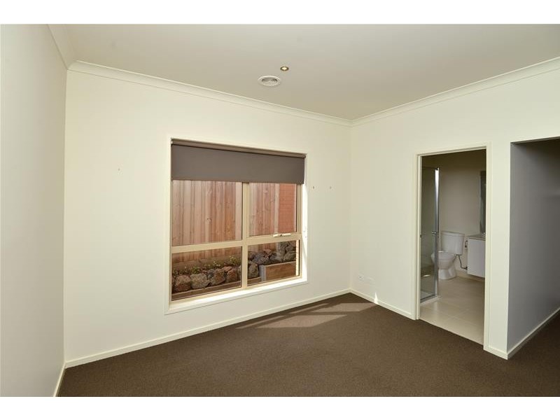 14 Pickworth Drive, Leopold VIC 3224