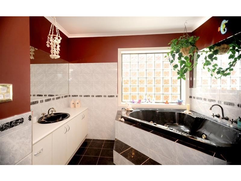 38 Townview Court, Leopold VIC 3224