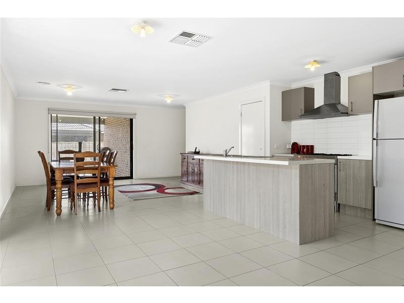 15 Everglade Street, Leopold VIC 3224