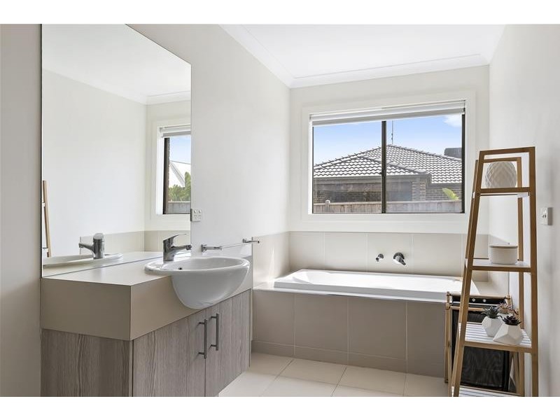 15 Everglade Street, Leopold VIC 3224