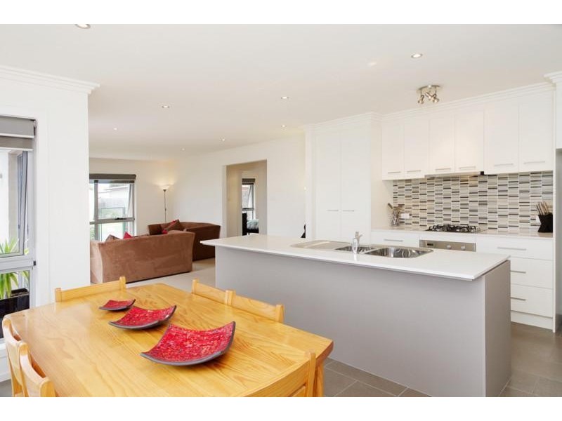 3 Dylan Place, Leopold VIC 3224