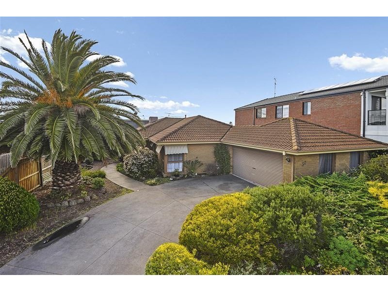 32 Donvale Drive, Leopold VIC 3224