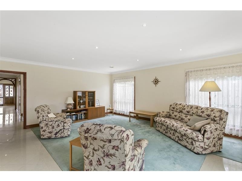 8 Moondara Court, Leopold VIC 3224