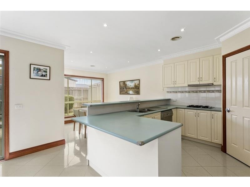 8 Moondara Court, Leopold VIC 3224