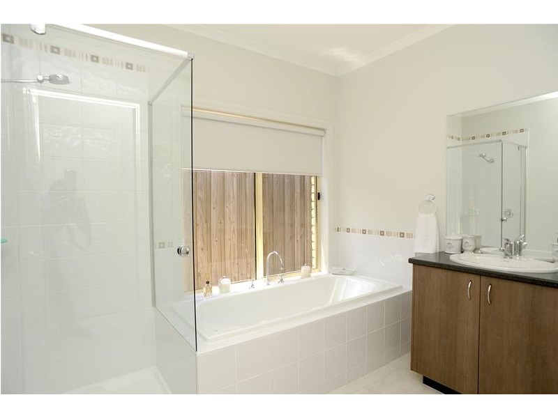 10 Green Acre Drive, Leopold VIC 3224