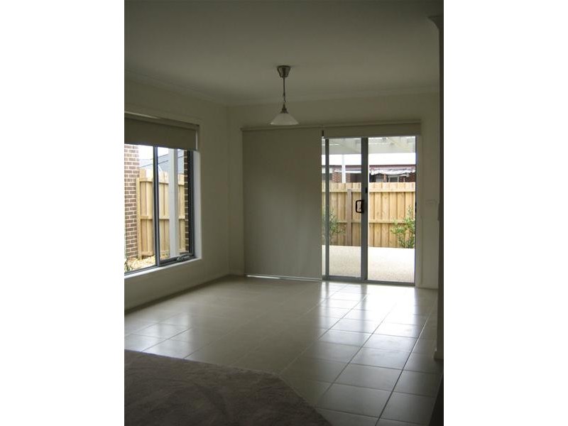 2/5 Jessie Way, Leopold VIC 3224