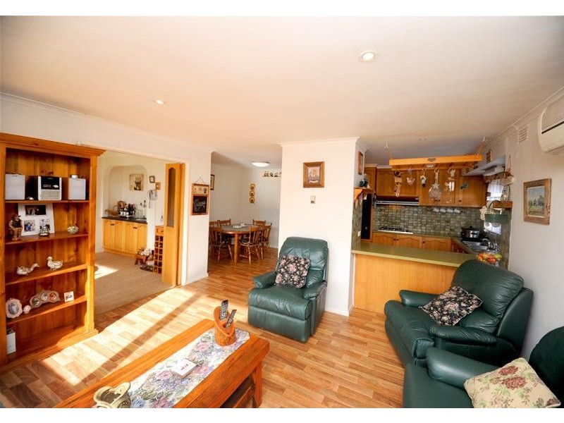 15 Carmichael Court, Leopold VIC 3224