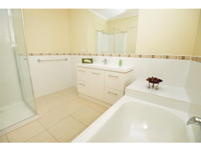 1/6 Christies Road, Leopold VIC 3224