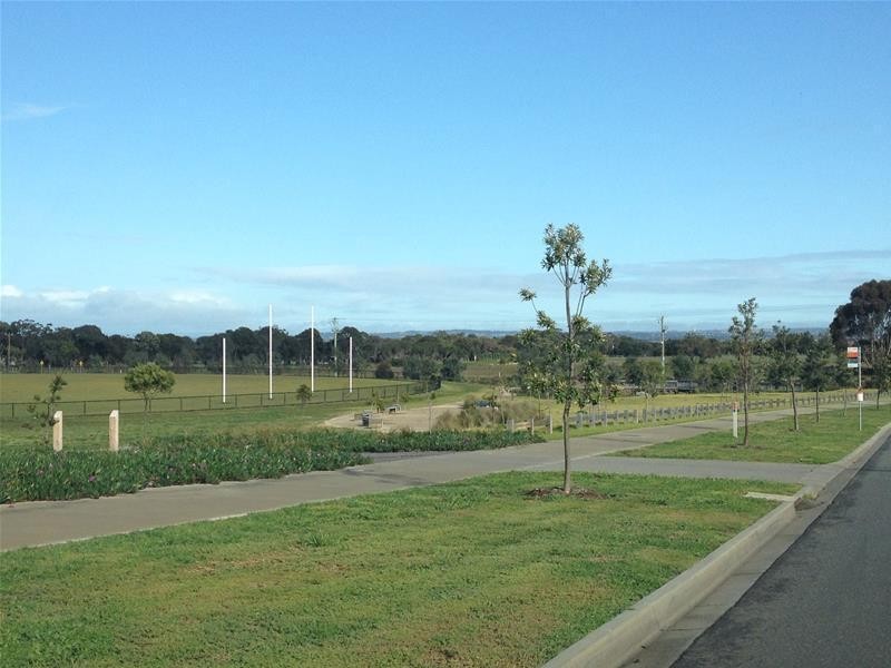 9 Shoaling Drive, Leopold VIC 3224