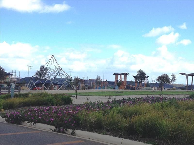 9 Shoaling Drive, Leopold VIC 3224