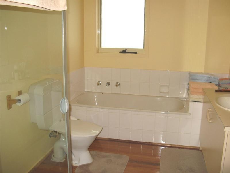 2/8 Highland Way, Leopold VIC 3224