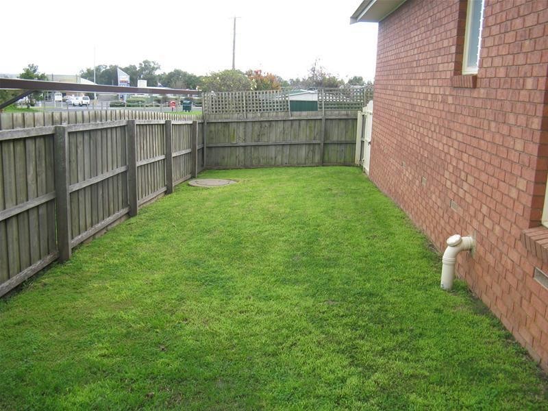 2/8 Highland Way, Leopold VIC 3224