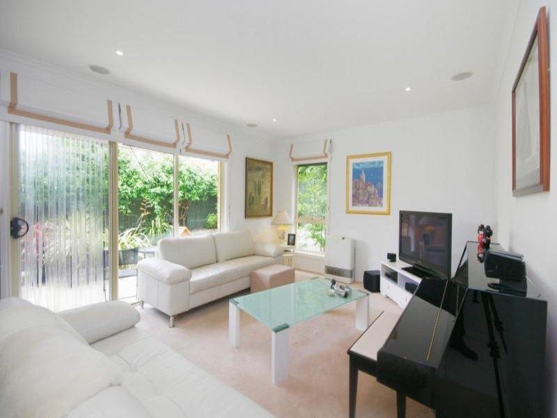 2/100 Kensington  Road, Leopold VIC 3224